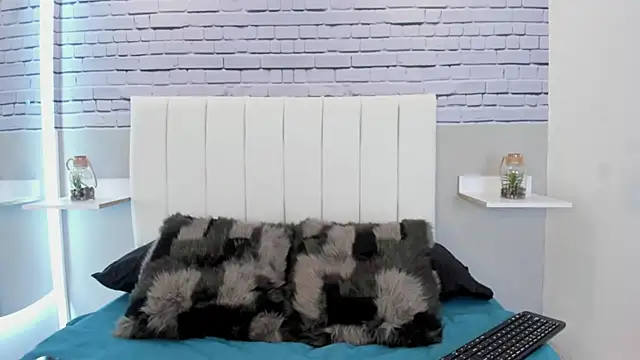 SophieeMoore online show from January 19, 12:01 pm