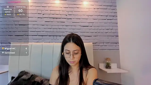 SophieeMoore online show from February 10, 3:15 pm