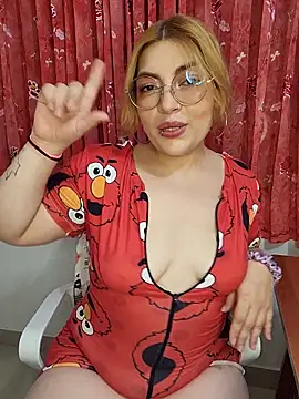 mila curvy online show from February 3, 6:00 am