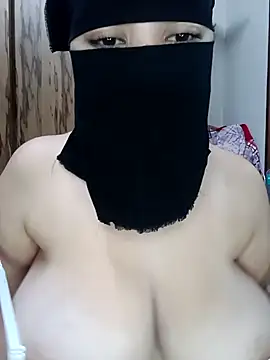 Honeygirl100 online show from November 23, 8:32 pm