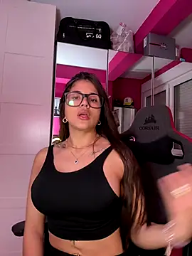 Esmeralda1529 online show from November 21, 6:43 pm