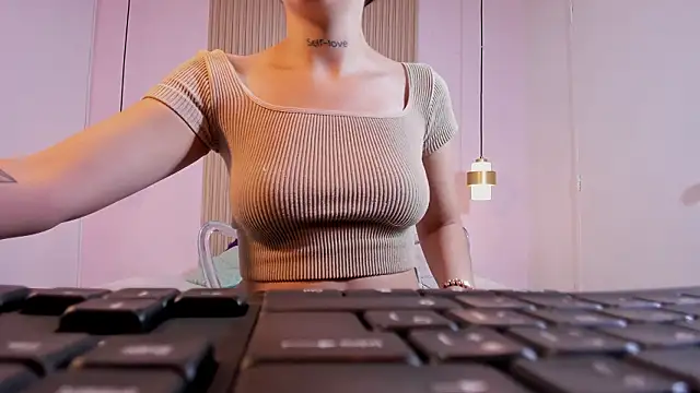 Izelevans online show from February 19, 12:37 pm