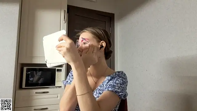 JessHunterti online show from November 23, 2:30 pm