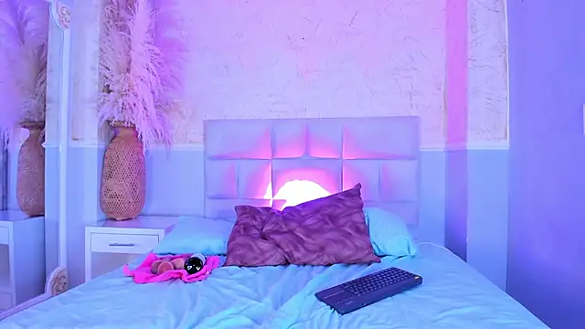 BritneyCortz  online show from February 21, 11:27 pm