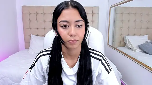 Gemma19  online show from December 17, 1:11 am