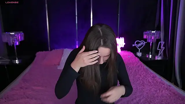 TinyNatalie online show from December 2, 3:47 pm