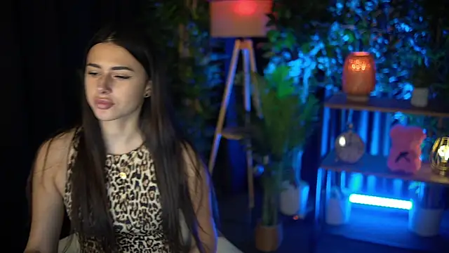 LuxeAvelyn online show from November 26, 12:39 pm