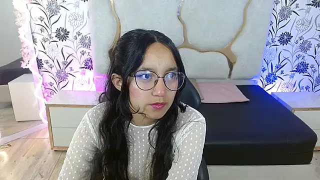 rosee tay1 online show from December 15, 3:34 am