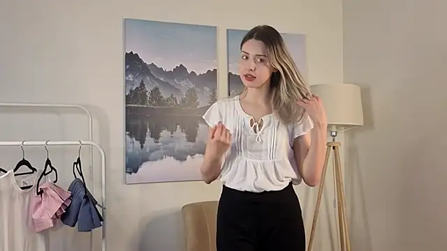 ElaneHamper online show from November 23, 7:43 am