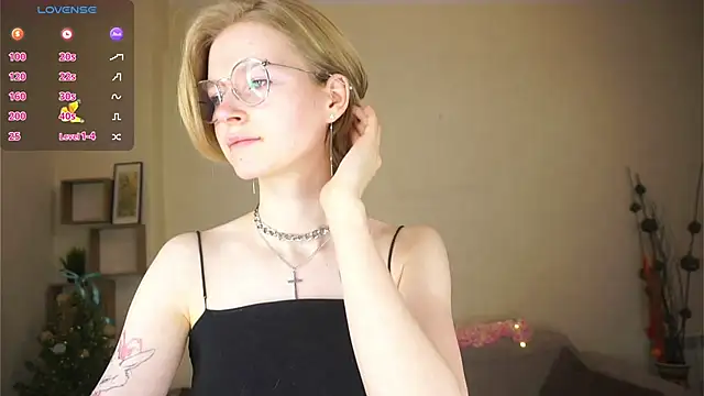 ToyaPletz online show from April 8, 8:11 pm