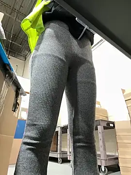 nikkisant online show from November 25, 2:19 pm