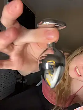 SmirkFans online show from April 5, 10:20 pm