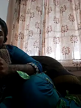 Tamil Smiley Queen online show from December 22, 10:18 am