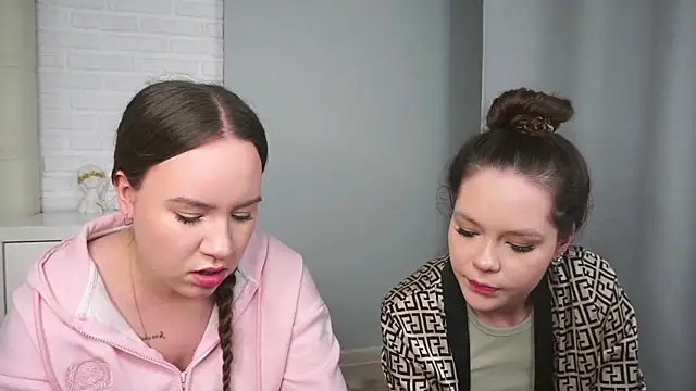 VirginiaRowe online show from January 7, 2:09 pm