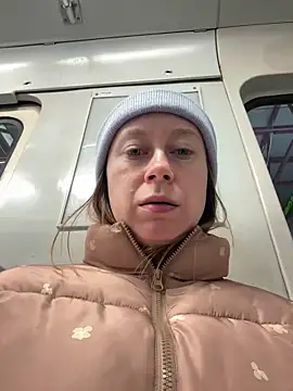 Brooke lover online show from April 12, 7:05 pm