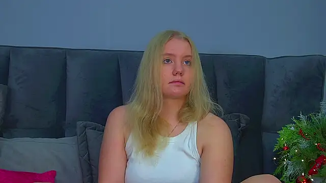 EmilyEvanse online show from December 5, 6:46 am