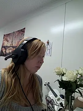 JenyJansy online show from December 18, 8:35 pm