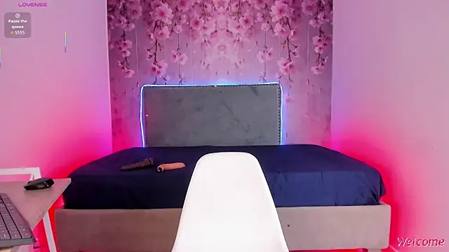 Anthonela art online show from March 7, 3:30 pm