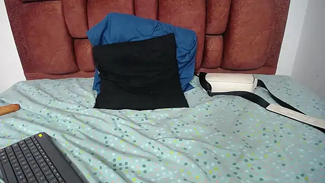 varascott online show from February 6, 3:37 pm