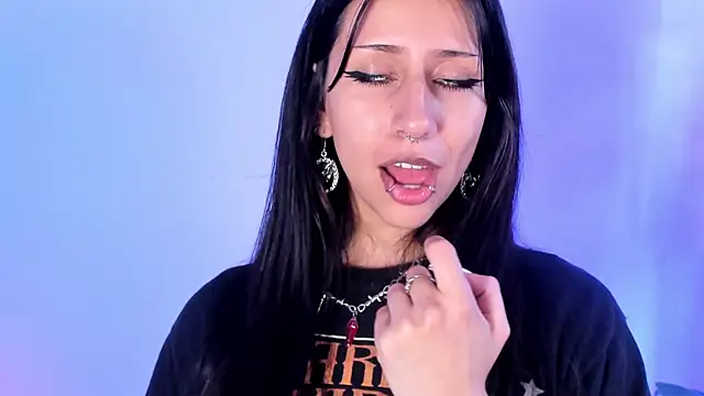 itsmroom  online show from December 18, 1:49 pm