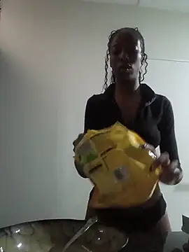 MsParisSmith online show from February 23, 7:08 am