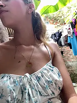 Vanneskk online show from March 8, 5:28 pm