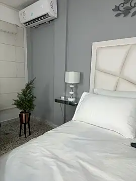 AnnaJaimes online show from March 29, 10:42 pm