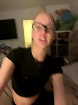 Snapshot of RosieLovexoxx chatting on December 15, 9:09 pm RosieLovexoxx online show from December 15, 9:09 pm