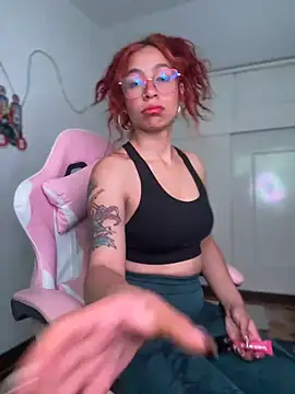 PrettyChloe  online show from March 4, 9:32 pm