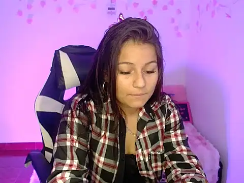 Nina  666 online show from December 2, 11:45 am