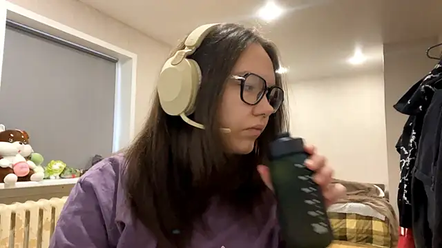 KerriMcbreen online show from December 20, 3:10 am