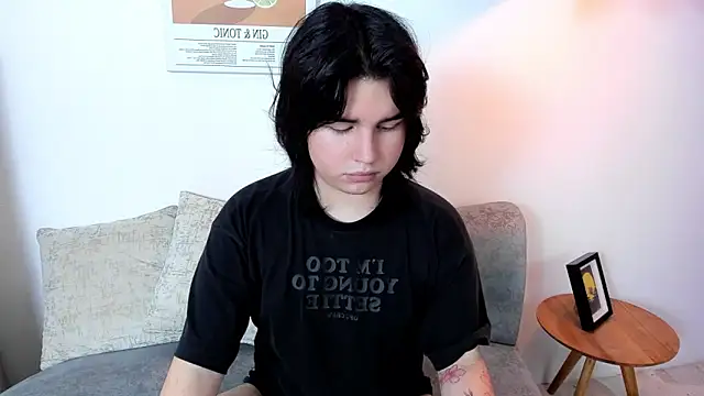 daniellesins2 online show from December 19, 8:34 pm