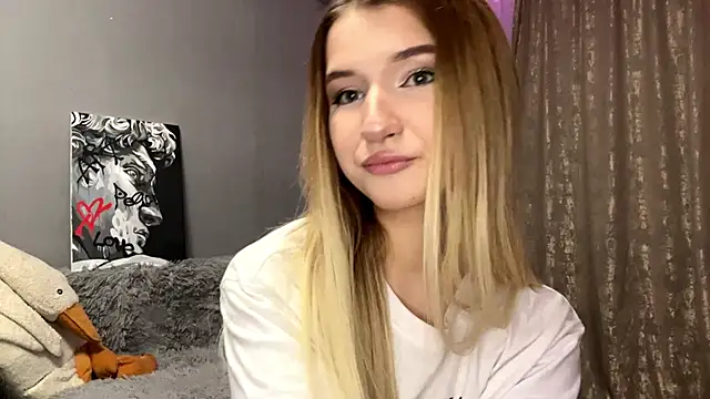 VikkiWittel online show from December 4, 4:52 pm