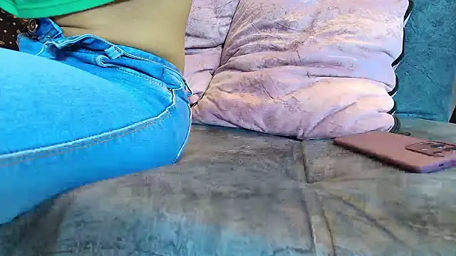 brunette candyy  online show from February 3, 12:21 pm