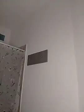 RoxieHart05 online show from February 8, 5:55 am