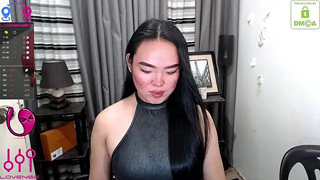 Fantacyloverr online show from April 29, 2:09 pm