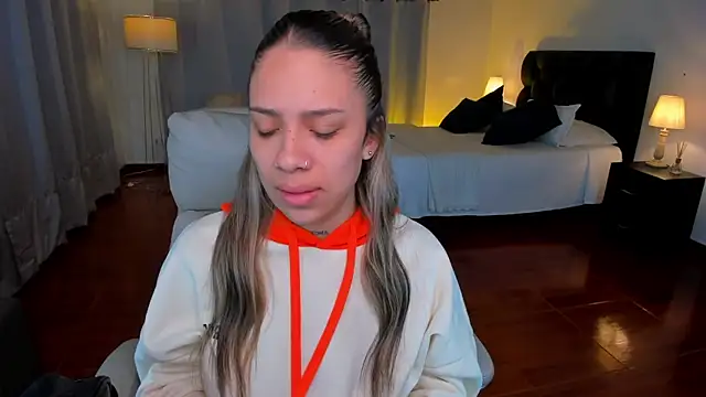 Zara Wolf  online show from February 22, 11:11 am