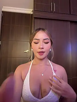 abbymnd1 online show from April 17, 9:28 pm