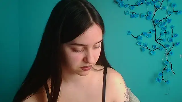 Lilu May online show from April 14, 7:14 pm