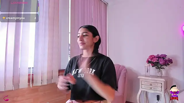 lya  brown online show from December 22, 1:36 pm