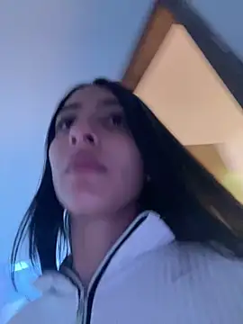 lya  brown online show from April 7, 11:01 am