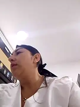 Valeria montana  online show from February 2, 11:31 am