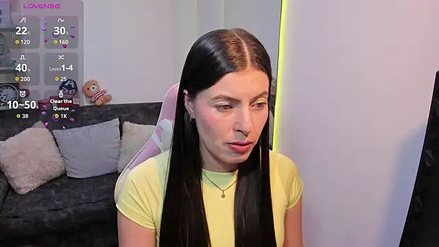 KatieCortes online show from January 6, 1:31 am