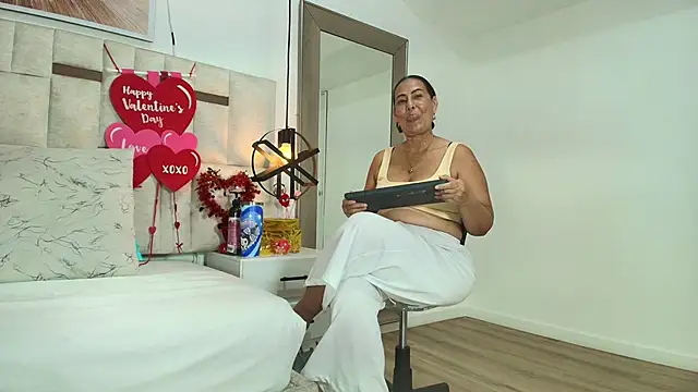 Sara BigAss- online show from February 19, 8:51 pm