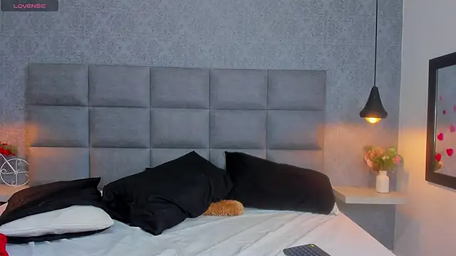 emilyy r online show from February 17, 7:13 pm