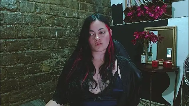 LunaTikka online show from April 28, 2:27 am