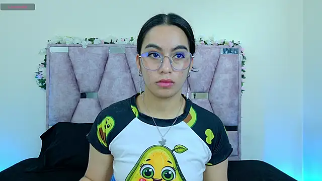 iris and damian online show from December 5, 3:35 pm