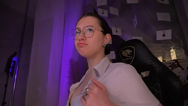 hi evie online show from December 21, 1:37 pm