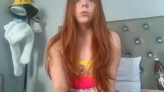 RedRubyRed online show from December 5, 5:03 pm