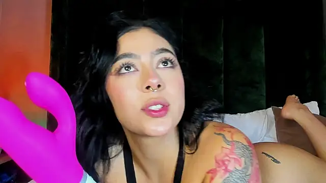 TaniaRedd  online show from March 29, 4:06 pm